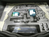 スペアタイヤレス車です。応急セットを搭載しております。