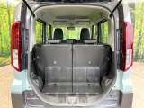 普段のお買い物や通勤、送迎等に十分な荷室スペースを確保しております。セカンドシートを倒すと、大きな荷物の積載も可能です♪