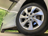 【純正16インチアルミホイール】外観にマッチした純正アルミホイールを装着しております。各種社外アルミホイールや、スタッドレスタイヤも取扱いしております。是非ご相談ください♪