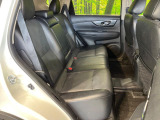 後部座席も気になるようなキズ・汚れやへたり等、大きなダメージはなく、良好な状態です。