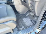 純正フロアマット装備です