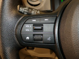 【ステアリングリモコン】ステアリングにオーディオ調節可能なスイッチが装備されていますので運転中でも視線をそらさずにオーディオの調節が可能です!