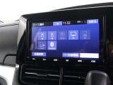 <Bluetooth>スマートフォンなどの機器と車をBluetoothで接続すると、ワイヤレスで音楽を再生できます。