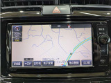 純正ナビを装備。タッチパネル式で使いやすく、お出かけもラクラクです。