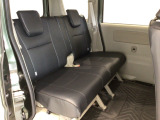 【後席】後席のお足元もとっても広いですよ!♪後席シートも乗り心地OK!ゆったり乗れます♪
