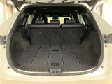 広々としたラゲージスペースを備えています。シートを倒すことで大きなものや長さのある荷物もしっかりと積み込めます。
