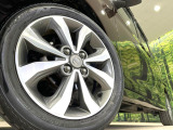 【純正15インチアルミホイール】外観にマッチした純正アルミホイールを装着しております。各種社外アルミホイールや、スタッドレスタイヤも取扱いしております。是非ご相談ください♪