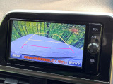 【バックカメラ】駐車時に後方がリアルタイム映像で確認できます。大型商業施設や立体駐車場での駐車時や、夜間のバック時に大活躍!運転スキルに関わらず、今や必須となった装備のひとつです!