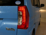 LEDテールライトです。省電力、高輝度のLEDは明るく照らすので夜間運転時の視認性を高めます。スタイリッシュな見た目で細かいところもこだわりたいあなたに!