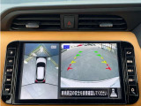 【アラウンドビューモニター】このように真上から見下ろしたような映像が映し出されるため駐車やバックが苦手な方でも安心して行うことが可能となります★