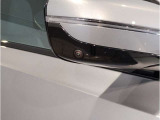 【BMWミラー】視認性の高いスタイリッシュなミラー。自動防眩機能も付いており夜間のドライビングをサポートします。