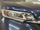 LEDヘッドライトは、点灯の瞬間から最大光量を発揮し、突然暗くなるトンネルなどでの安定感を高めます。