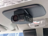 【日産純正 車内撮影用カメラ付きドライブレコーダー装着車】 映像/音声の記録はもちろん、映像再生時に走行軌跡や車速のわかるGPS搭載。事故時の客観的な検証に役立ちます。