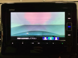ギヤをR(バック)に入れるとナビの画面に後ろの映像が映るリアカメラ付です。後退時、コンディションが悪い視界でもカラーバックモニターがドライバーをサポートします。