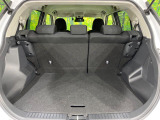 普段のお買い物や通勤、送迎等に十分な荷室スペースを確保しております。セカンドシートを倒すと、大きな荷物の積載も可能です♪