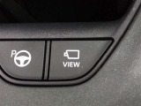パノラミックビューモニター付きです。車両を上から見たような映像をディスプレイオーディオ画面に表示。運転席からの目視だけでは見にくい、車両周辺の状況をリアルタイムでしっかり確認できます。