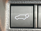 【パワーバックドア】スマートキーや運転席のボタンを押すだけでリアゲートが自動で開閉します!荷物を持っている時や、高い位置にあるバックドアを閉める際に便利な機能です♪