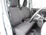【内装】スペーシアの車内です♪もちろん、フロアマットもついてますよ〜!