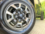 【純正15インチアルミホイール】外観にマッチした純正アルミホイールを装着しております。各種社外アルミホイールや、スタッドレスタイヤも取扱いしております。是非ご相談ください♪