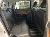 後部座席も広々としています!