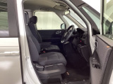 シートはフィット性も良く、楽な運転姿勢を保てます。