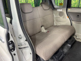 後部座席も気になるようなキズ・汚れやへたり等、大きなダメージはなく、良好な状態です。
