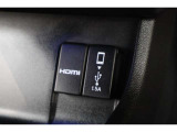 USBオーディオ用ソケットがついていますので携帯電話などを接続すれば音楽等の再生が可能です!充電用ソケットもございます!