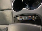 シートヒーター付き!直接体を温めてくれるので寒い日の運転も快適です。