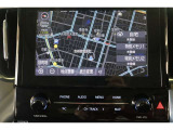 対応アプリをディスプレイに表示させて使うディスプレイオーディオ。TCナビキットを装着。CD・DVD・フルセグTV対応です。ナビ連動のETCを装着しています。利用日や料金の確認がモニターで出来ます。