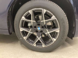 【BMWアロイホイル】軽量かつ強度に拘ったアロイホイル。走行性能ポテンシャルを引き出す設計。車の足元を引き締めてくれる大きなポイントはアロイホイルです。