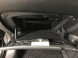 【グローブボックス】収納も充実