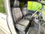 運転席シート廻りは使用感も少なく、良好な状態となっています。前オーナー様が丁寧に使っていたことがよくわかりますね。