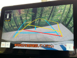 【バックカメラ】駐車時に後方がリアルタイム映像で確認できます。大型商業施設や立体駐車場での駐車時や、夜間のバック時に大活躍!運転スキルに関わらず、今や必須となった装備のひとつです!