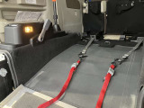 荷台下部にはランプがあり、夜間車いすを乗せた際も足元を確認出来ます。