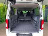 普段のお買い物や通勤、送迎等に十分な荷室スペースを確保しております。セカンドシートを倒すと、大きな荷物の積載も可能です♪