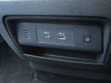 USBも2ポートもありますので同乗者の方との同時充電もできますよ