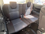 3列目シートはもちろん状態良好☆大人でもゆったりと座って頂けますので、大人数でのお出かけもラクラクです♪ご家族で、気の知れた仲間で、ドライブに行くのが楽しみですね♪