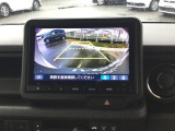バックモニター付きで、車庫入れやバック時の後方確認をサポート。