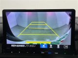【バックモニター】後ろのカメラの映像をモニターに映し出すことができます!後方の見えない死角や、障害物との距離感をしっかり確認することができます!駐車が苦手な方におすすめです。