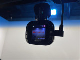 【ドライブレコーダー】映像・音声などの運転中の記録を残します。事故などを起こした起こされた時の証拠になりえますので、もしも時でも安心ですね。