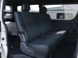セカンドシートも広々としておりますし追加でシートカバーもお取付け出来ます!