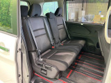 後部座席も気になるようなキズ・汚れやへたり等、大きなダメージはなく、良好な状態です。