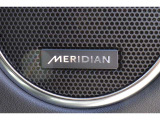 MERIDIANサウンドシステムは、澄みきった高音から深みのある低音まで、すべての音とリズムを鮮やかに再生します。