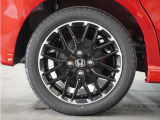 アルミホイール装着車です!これで足元まわりもおしゃれにきまります!