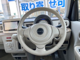 ステアリングも使用感が少なく、きれいな状態となっております♪
