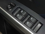 電動格納式ドアミラー・パワーウインドウを装備しています。