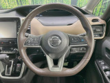 【純正革巻きステアリング】上質な革を使用することで、手にしっかり馴染みとても運転しやすいハンドルです♪