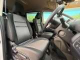 運転席シート廻りは使用感も少なく、良好な状態となっています。前オーナー様が丁寧に使っていたことがよくわかりますね。