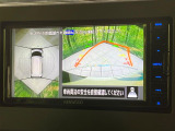 【マルチアラウンドモニター】専用のカメラにより、上から見下ろしたような視点で360度クルマの周囲を確認することができます☆死角部分も確認しやすく、狭い場所での切り返しや駐車もスムーズに行えます。