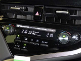 オートエアコンで快適な室内です。